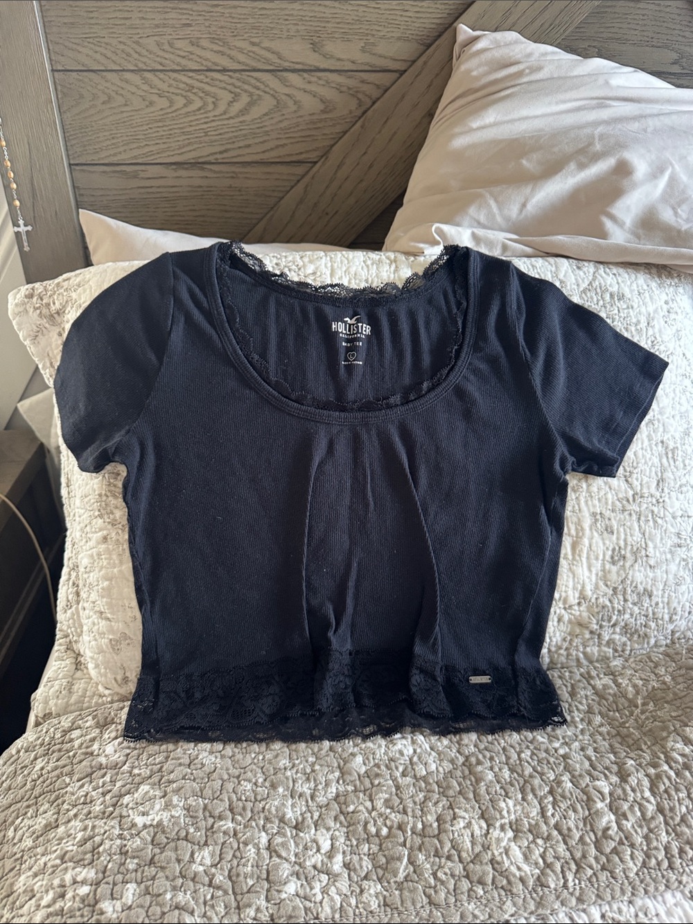 Hollister Black Lace-Trim Short Sleeve Cropped Top